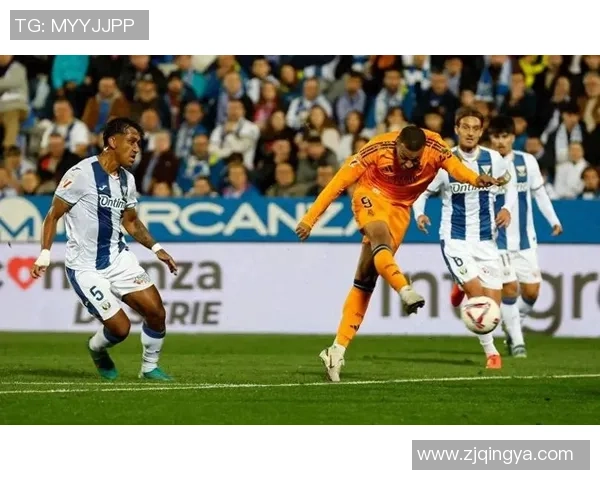 国王杯精彩对决皇马大胜AC米兰乌龙球引爆全场激情